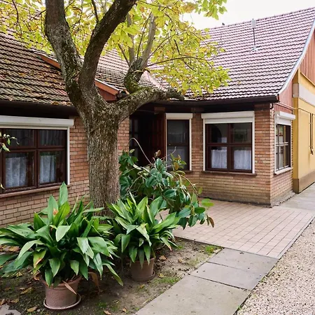 Koelcsey Vendeghaz *