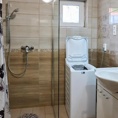 Koelcsey Vendeghaz 아파트 *