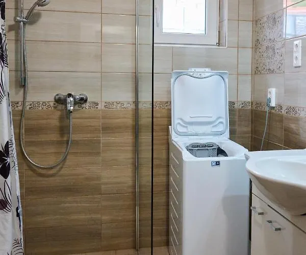 Koelcsey Vendeghaz Apartament *