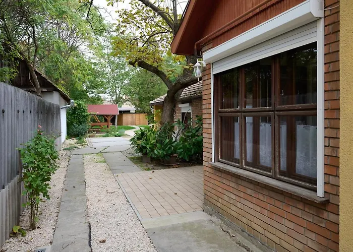 Koelcsey Vendeghaz Apartament *